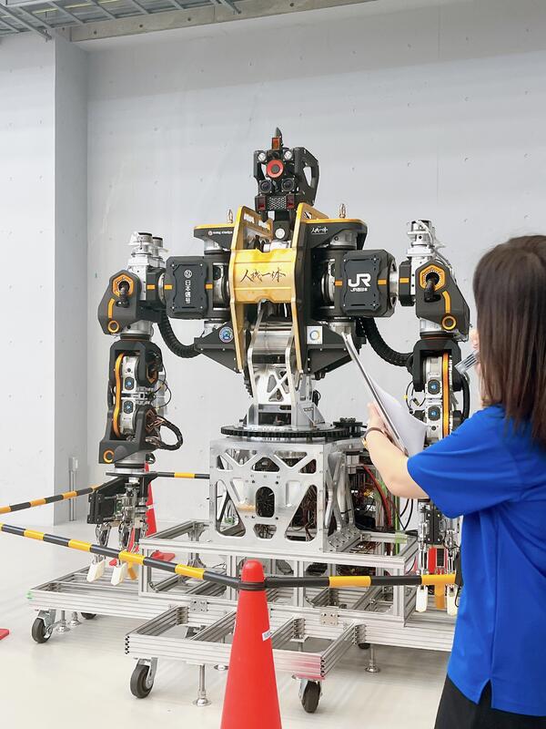 最先端ロボットが目の前に! 最先端ロボットが目の前に!